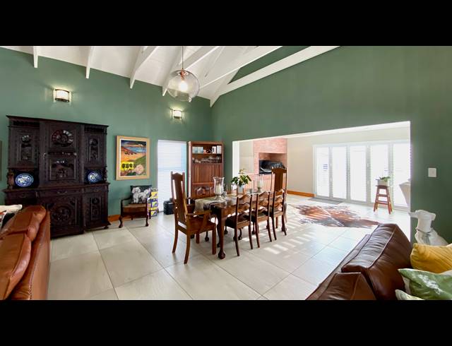 3 BEDROOM FREEHOLD FOR SALE IN PORT OWEN